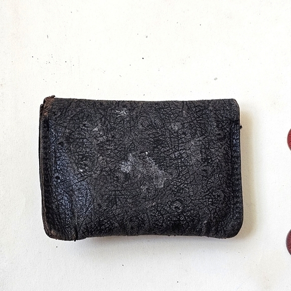 WWII Antique Womens Black Wallet Purse and Lot of 12 OPA Red Point Ration Tokens - Picture 7 of 15